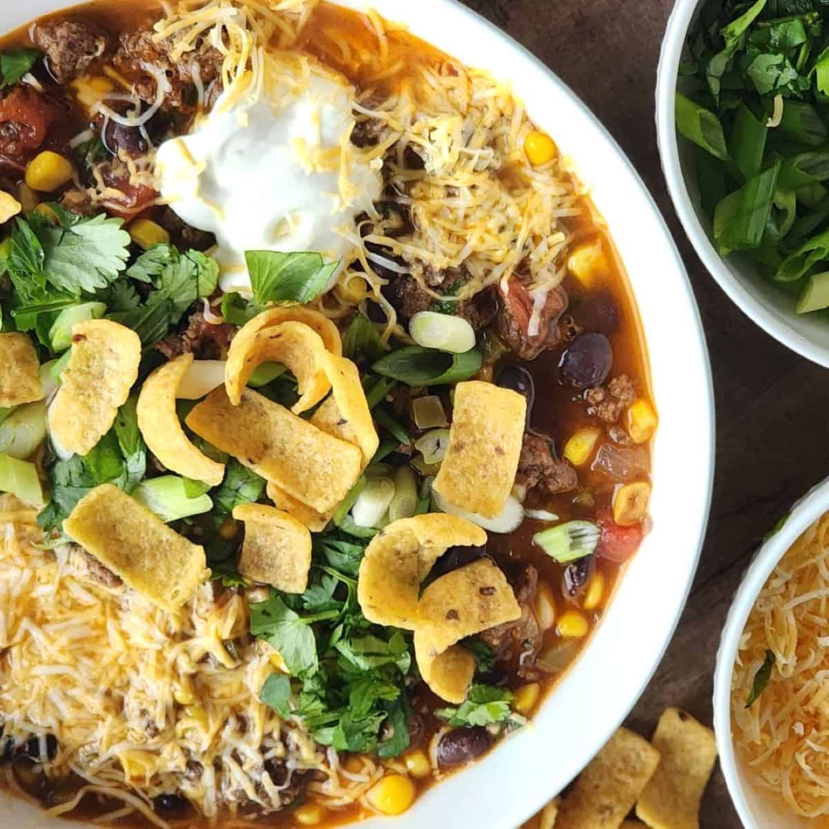 taco soup with toppings